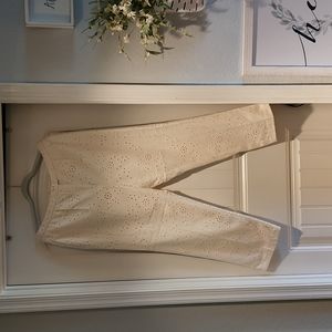 NWT ALFANI CREAM EYELET CROPPED PANTS SIZE 12